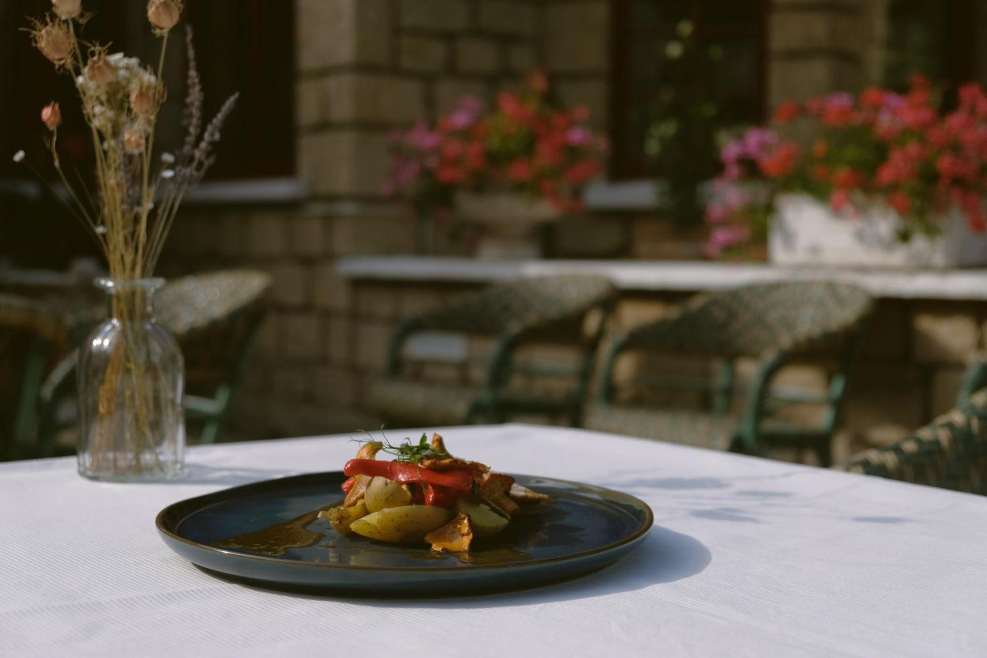 Hostellerie Du Lys Lamorlaye 외부 사진