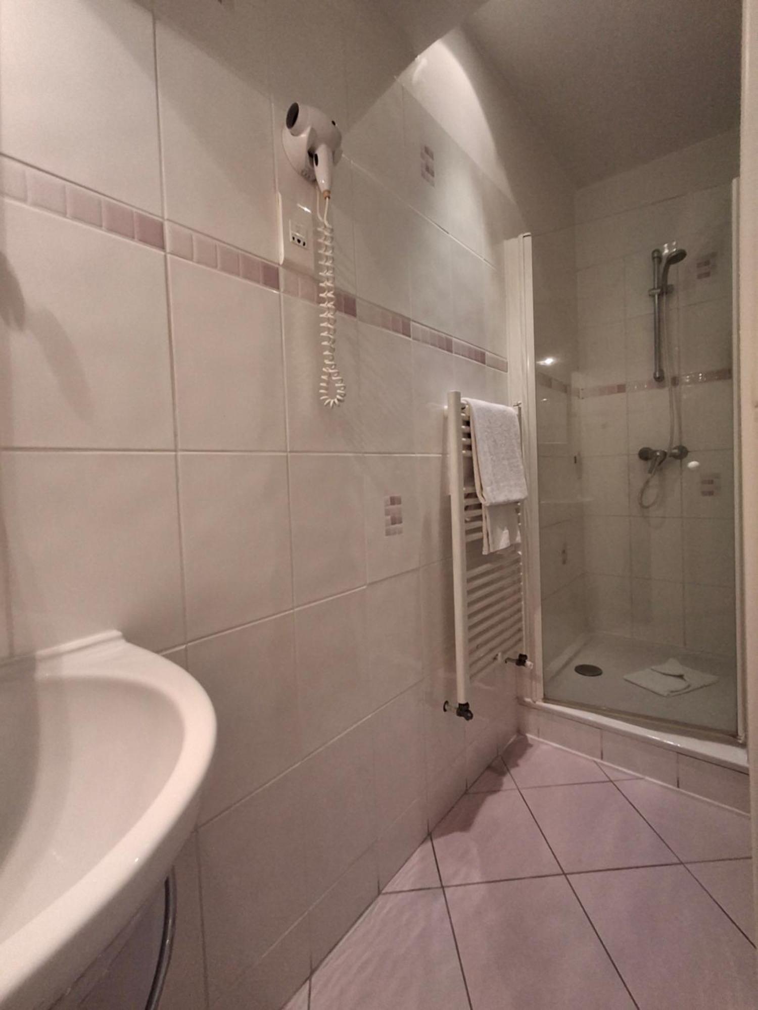 Hostellerie Du Lys Lamorlaye 외부 사진