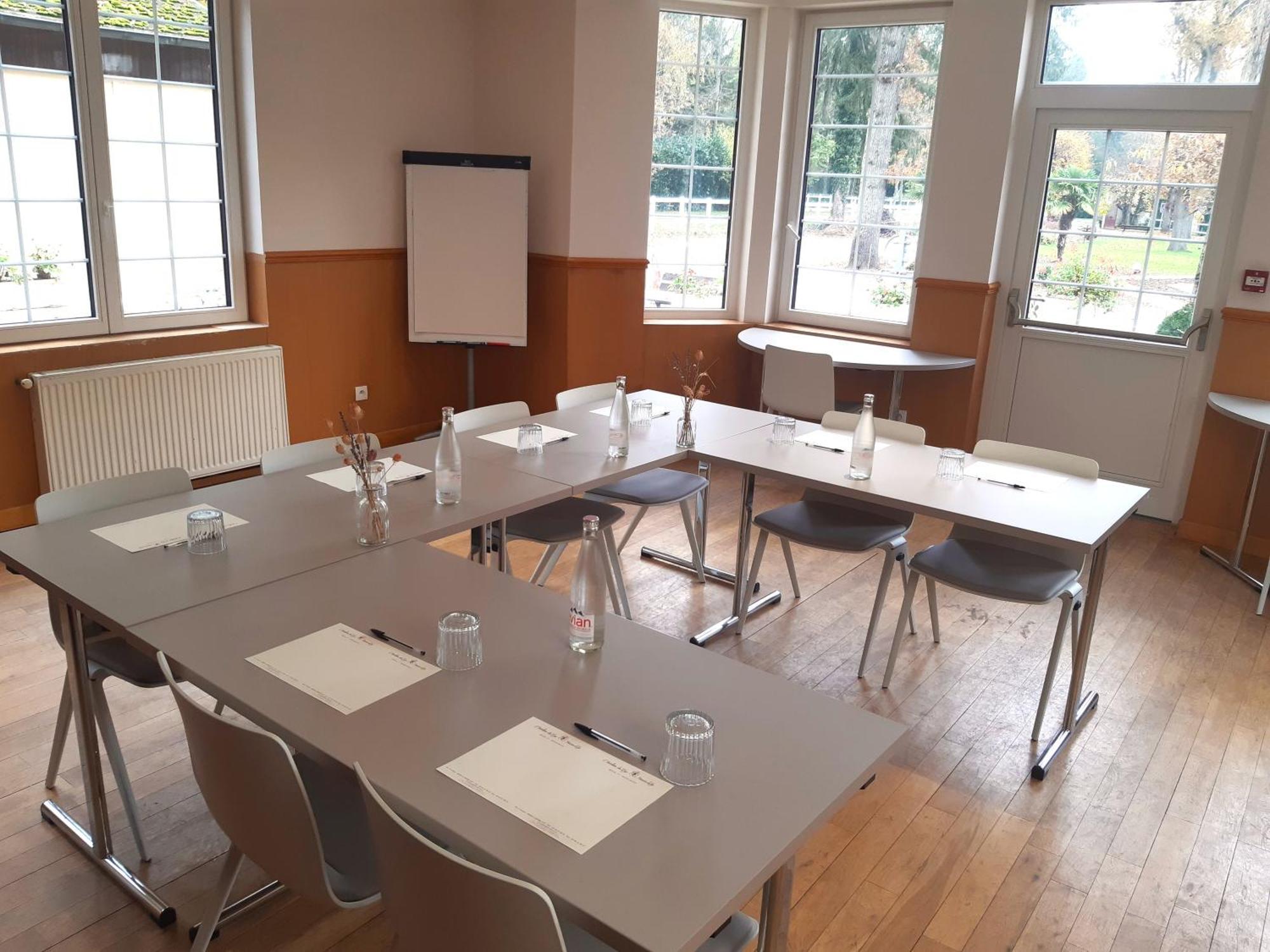 Hostellerie Du Lys Lamorlaye 외부 사진