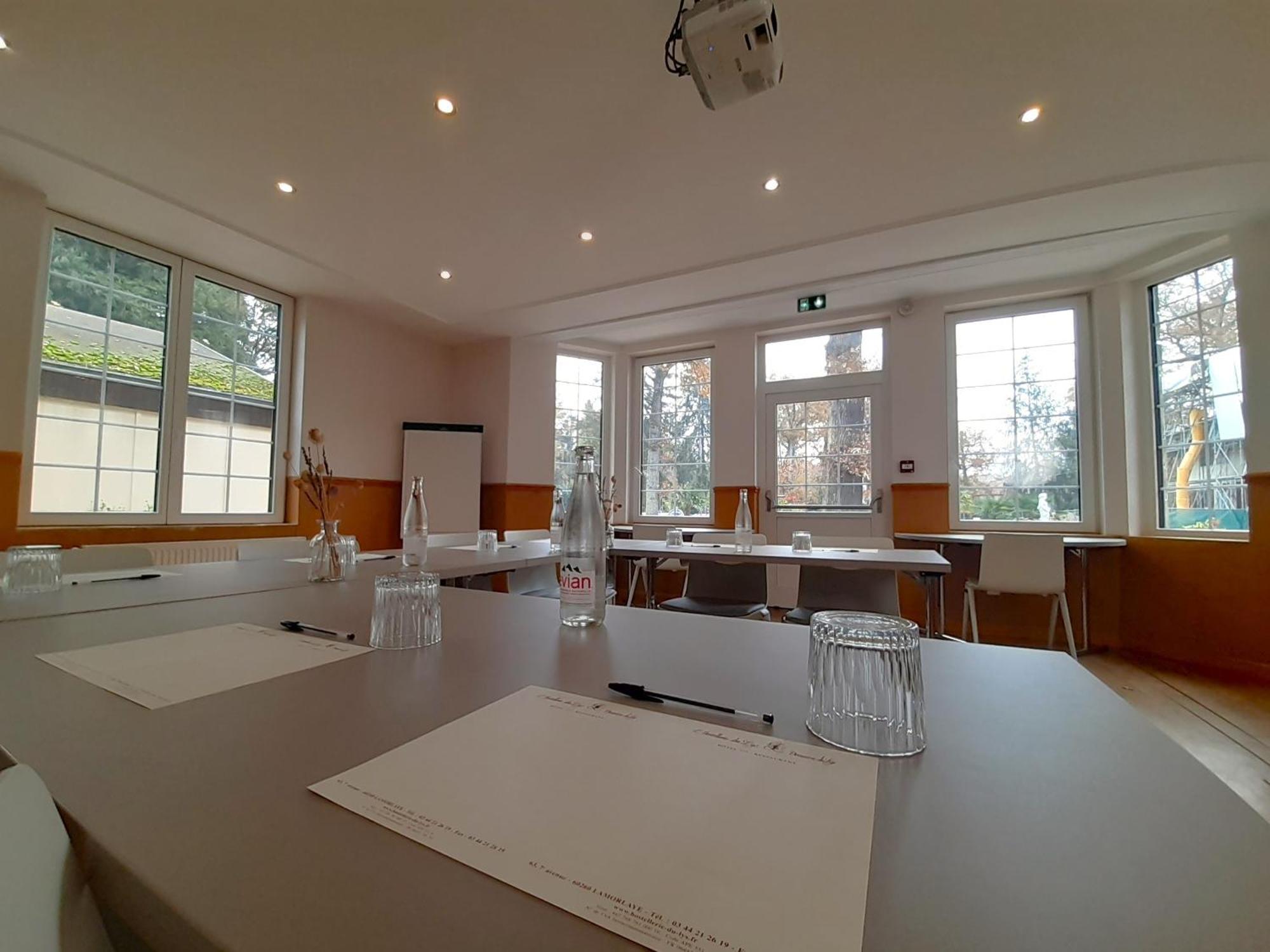 Hostellerie Du Lys Lamorlaye 외부 사진