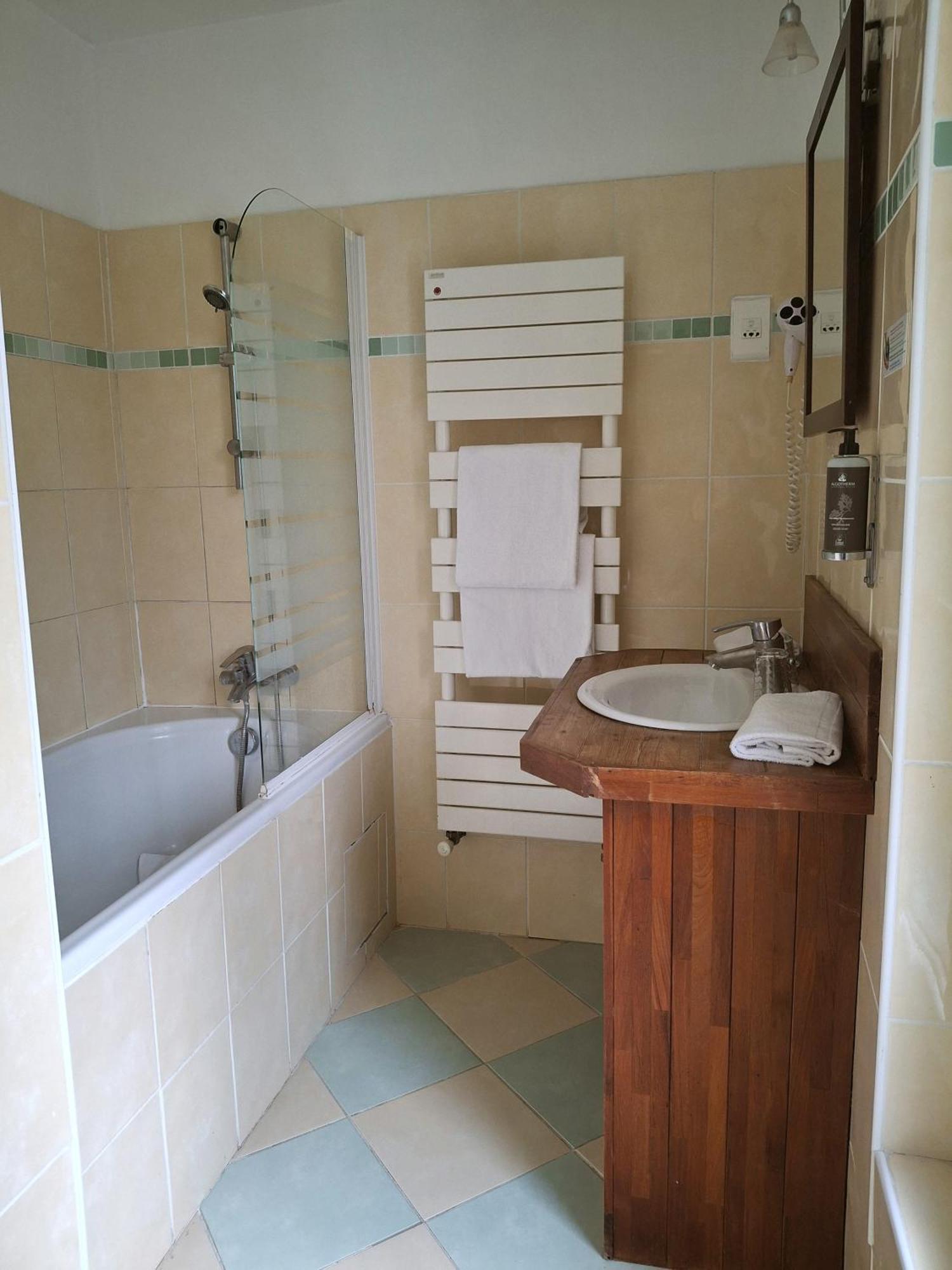 Hostellerie Du Lys Lamorlaye 외부 사진