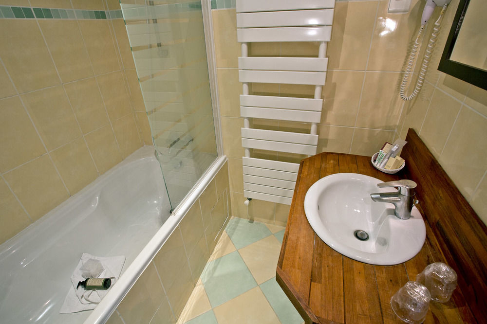 Hostellerie Du Lys Lamorlaye 외부 사진