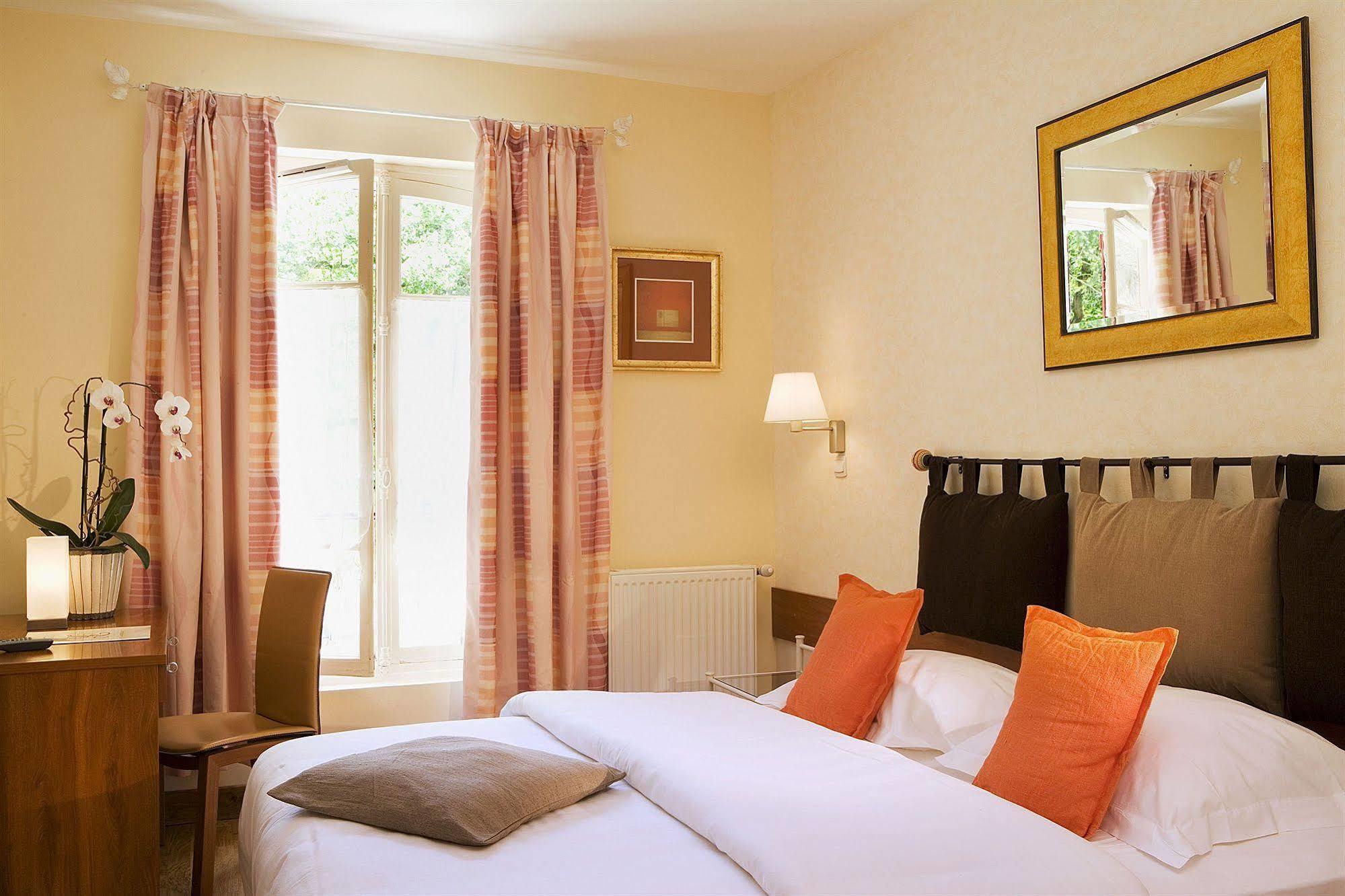Hostellerie Du Lys Lamorlaye 외부 사진